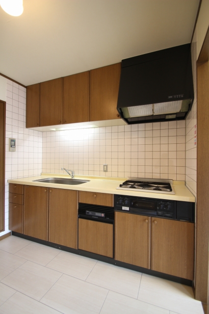 キッチン　同物件、別号室のものです。