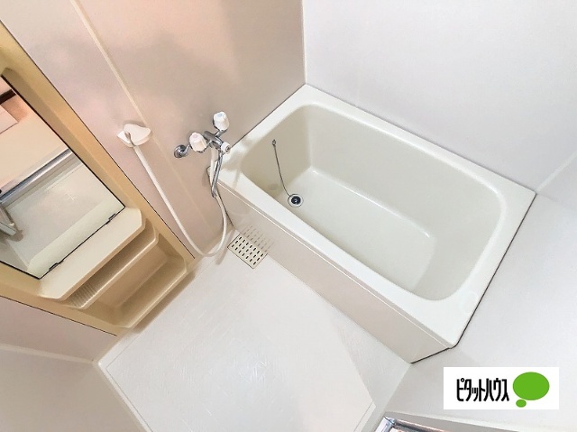 バス・シャワールーム　別の部屋の写真です