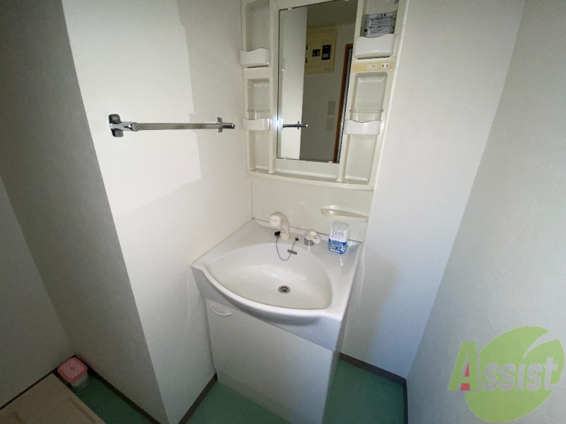 洗面設備　独立洗面台があります。朝の身支度はここでバッチリ