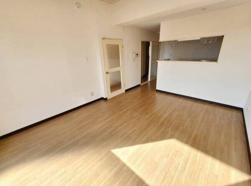 居室・リビング　図面と現状に相違がある場合には現状を優先