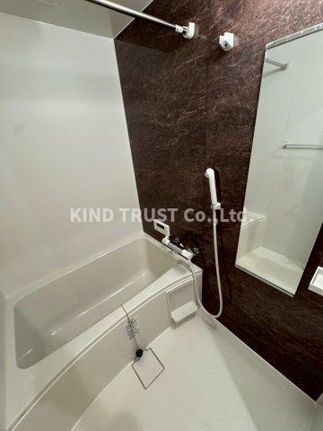 バス・シャワールーム　ゆったり過ごせるお風呂です