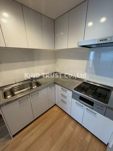 キッチン　コンパクトなキッチンで掃除もラクラク