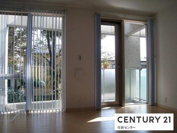 居室・リビング　別号室参考写真