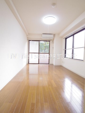 居室・リビング　同仕様写真