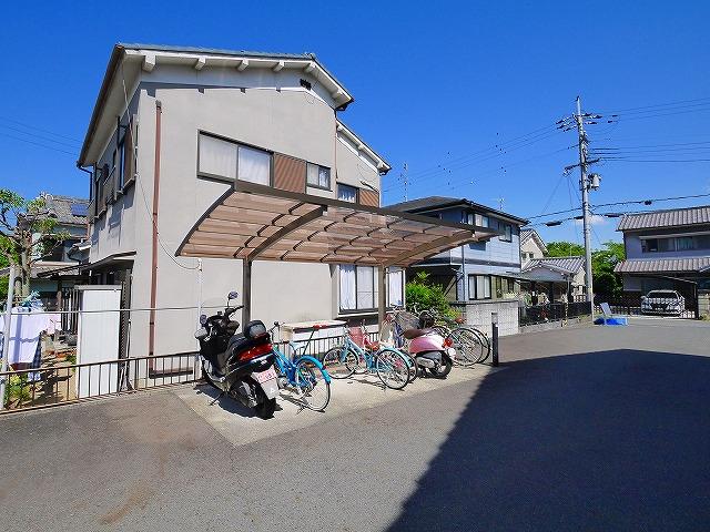 その他共有部分　屋根付きの駐輪場です