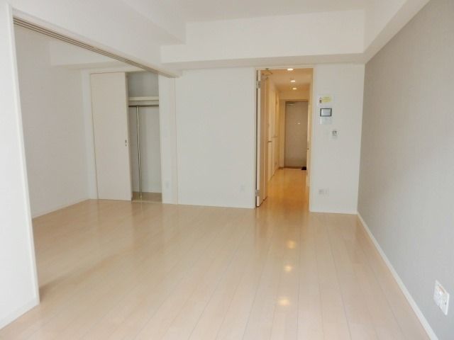 居室・リビング　2016年築のキレイなお部屋です。