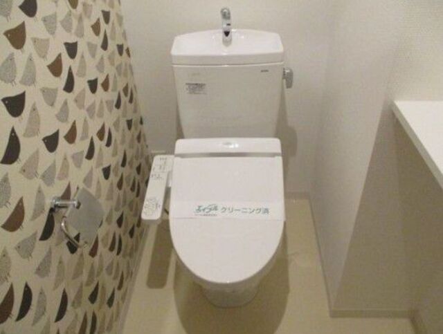 トイレ　※別室の参考写真の為、現況優先です。