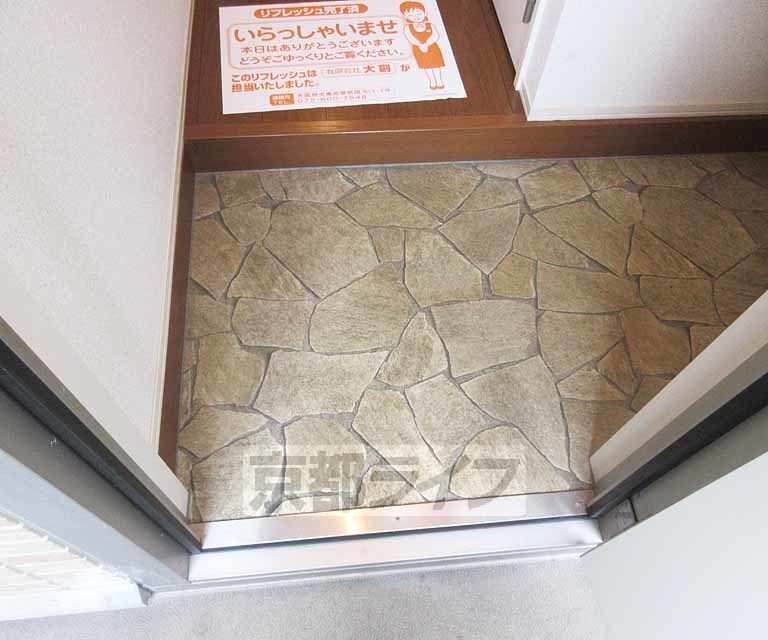 玄関　段差も少ない