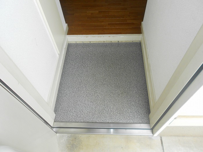 玄関　同物件別部屋参考写真