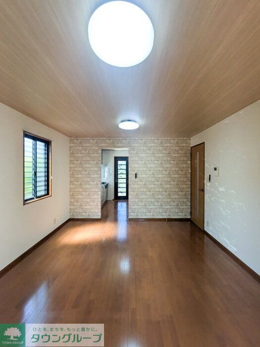 鈴木貸家 01号棟の居間写真