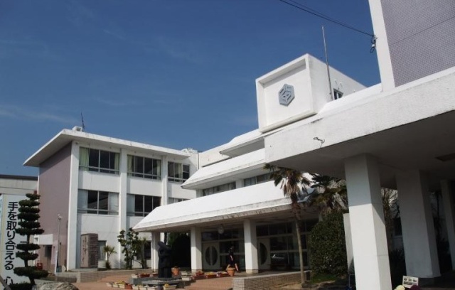 中学校　長浜市立湖北中学校（中学校）まで465m