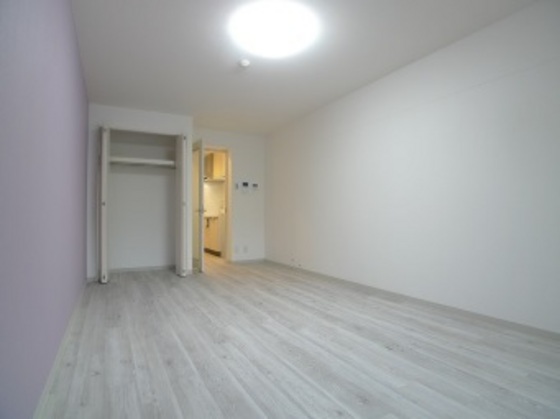 居室・リビング　※他号室の写真です。