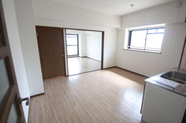 居室・リビング　※同建物の別室のお写真となります