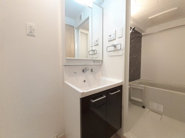 洗面設備　使いやすい洗面所です