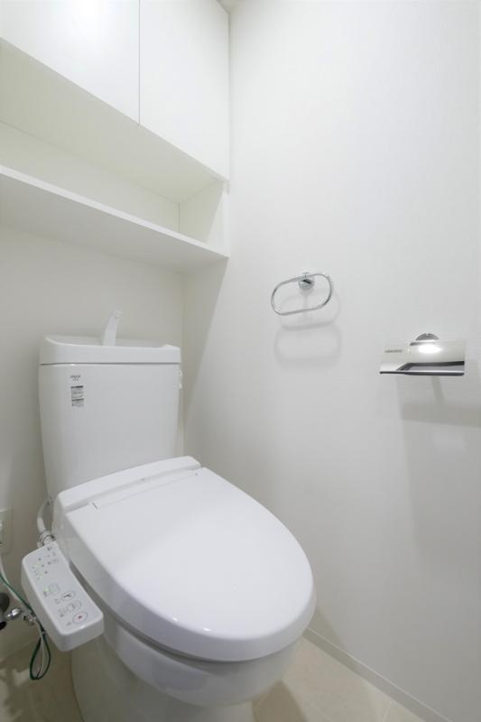 トイレ　温水洗浄付き暖房便座