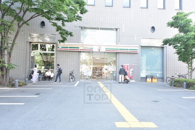 コンビニ　セブンイレブン　江坂公園前店（コンビニ）まで119m