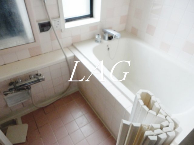 バス・シャワールーム　お風呂です。