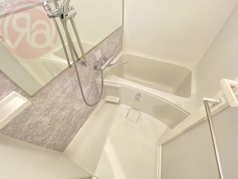 バス・シャワールーム　ゆったり過ごせるお風呂です