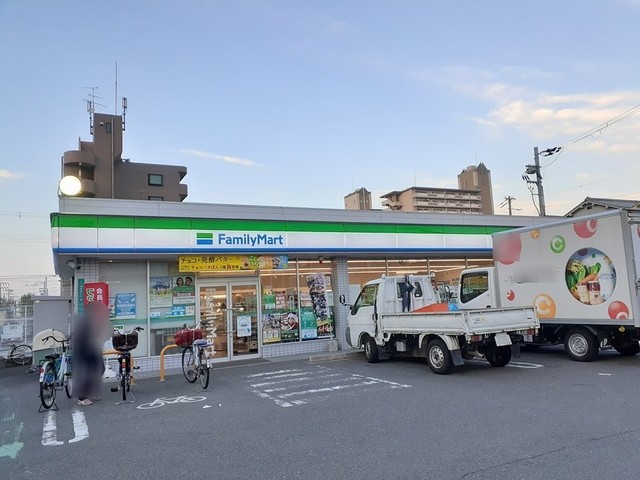 コンビニ　ファミリーマート加美東店様（コンビニ）まで324m