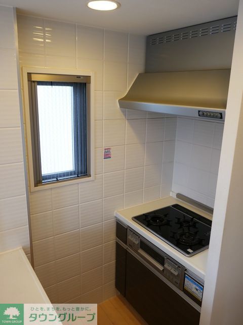 キッチン　キッチンに窓あります