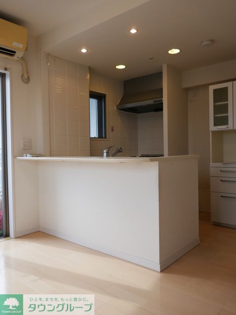 キッチン　グリル付き3口ガスコンロ