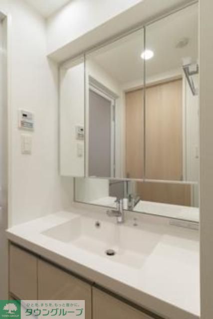 洗面設備　※写真は同タイプ住戸です。