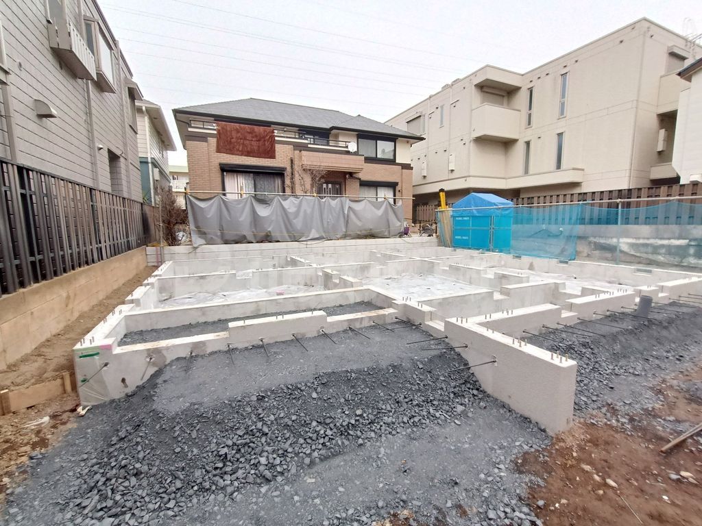 建物外観　駐車場