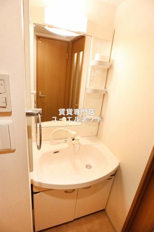 洗面設備　清潔感ある独立洗面台で毎日気持ちよく♪