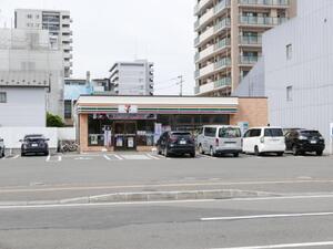 コンビニ　セブンイレブン　札幌北13条東駅前店（コンビニ）まで150m