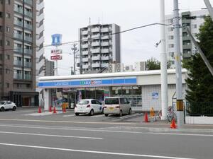 コンビニ　ローソン　札幌北13条東店（コンビニ）まで100m