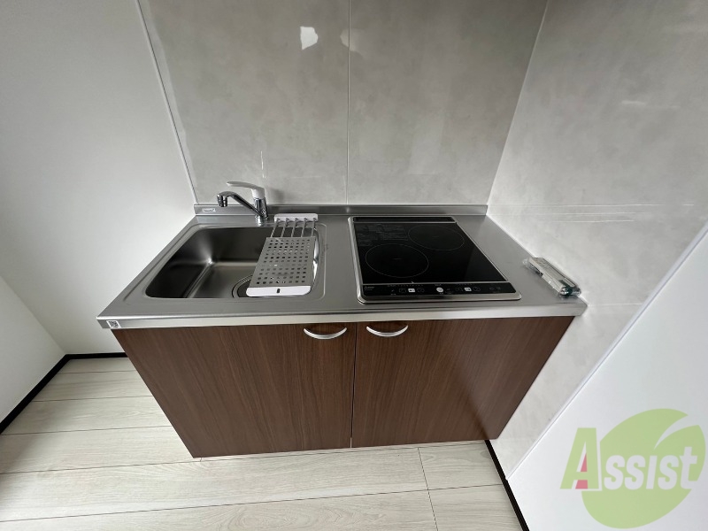 キッチン　キッチンは作業台もあり広めなので使いやすそうですね。