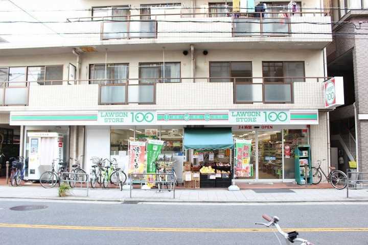 コンビニ　ローソンストア１００（コンビニ）まで477m