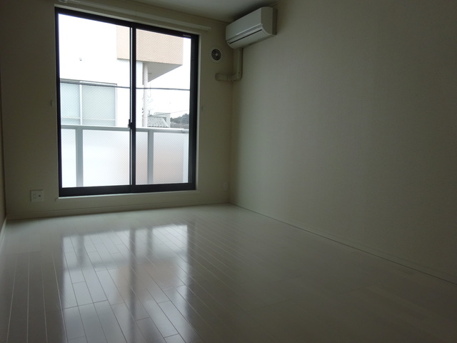 居室・リビング　洋室８．３帖