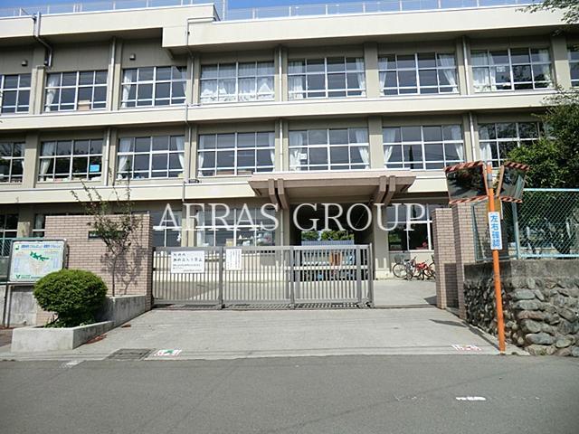 小学校　武蔵村山市立第三小学校（小学校）まで345m
