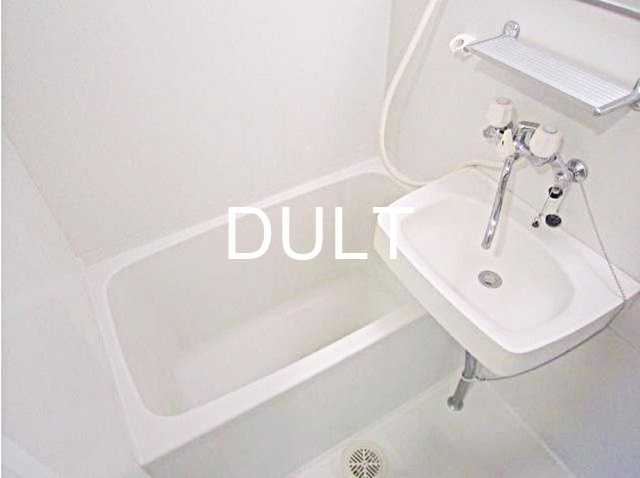 バス・シャワールーム　バスルームです。