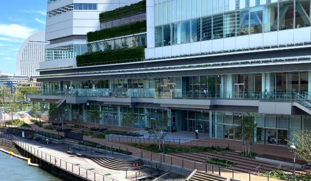 ショッピングセンター　ラクシスフロント（ショッピングセンター）まで353m