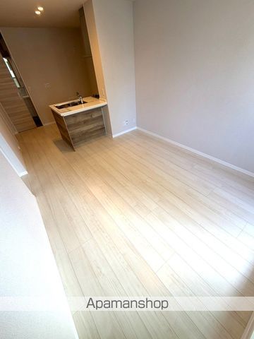 シャーメゾン神宮参道の居間写真
