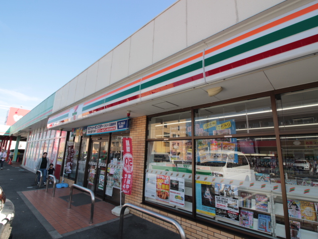 コンビニ　セブンイレブン広島宮内店（コンビニ）まで438m