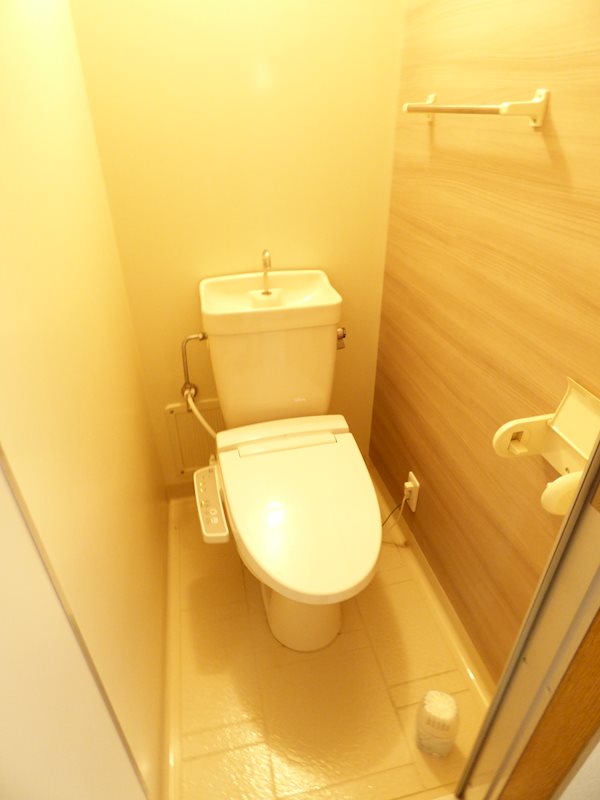 トイレ　別部屋のお写真です。ご参考までに！