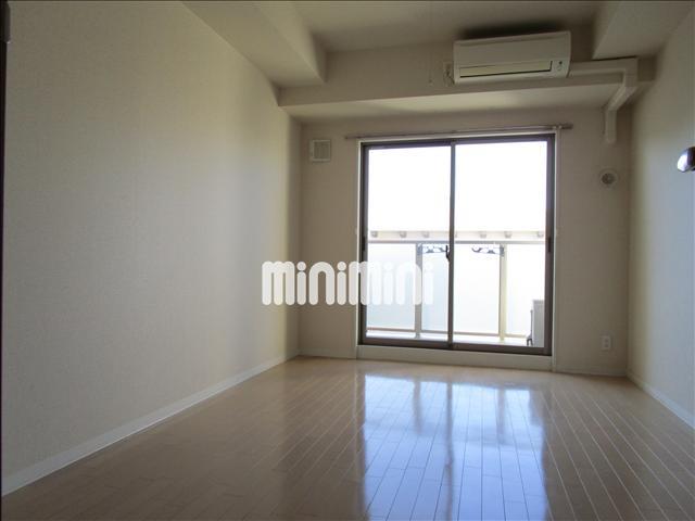 居室・リビング　明るい居室