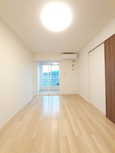 居室・リビング　居間です