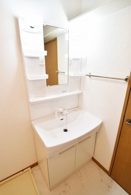 洗面設備　※別のお部屋の写真になります。