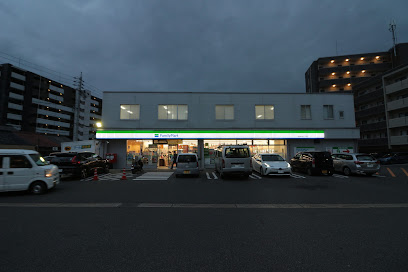コンビニ　ファミリーマート 昭和塩付通一丁目店（コンビニ）まで148m