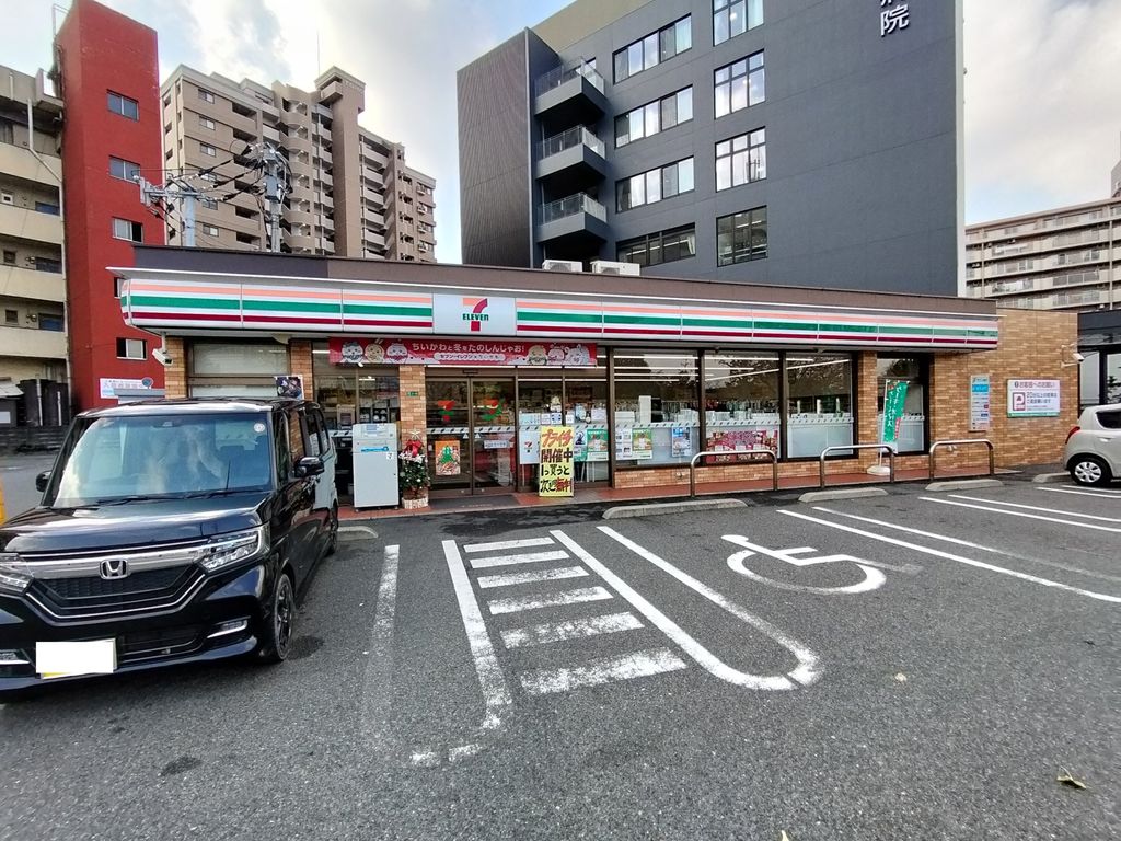 コンビニ　セブン-イレブン 小倉三萩野２丁目店（コンビニ）まで30m