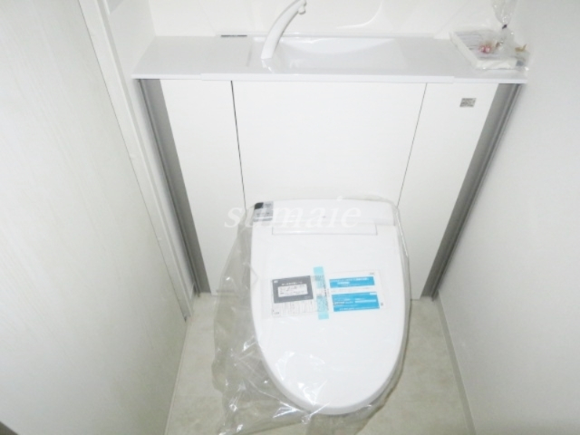 トイレ　温水洗浄便座付きおトイレです☆