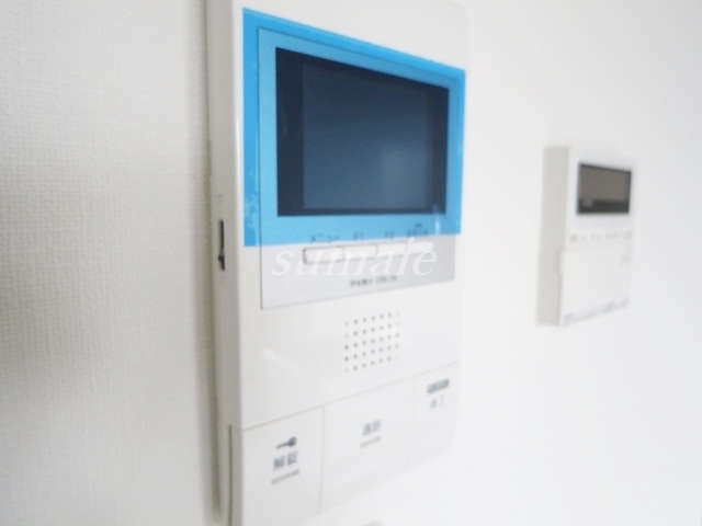 セキュリティ　モニター付きインターホン完備です☆