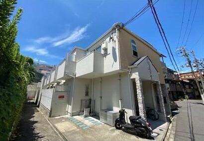 建物外観　おしゃれエントランス☆落ち着いた、戸建て感覚の住まいです！