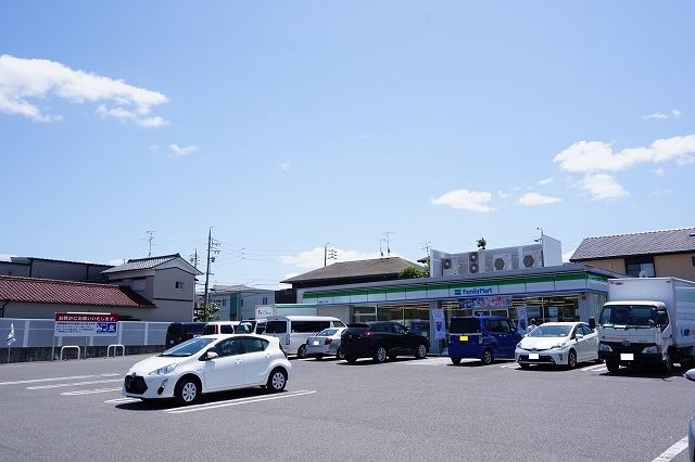 コンビニ　ファミリーマート（コンビニ）まで350m
