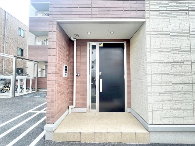エントランス　＊同一建物内３１０号室内装写真転載