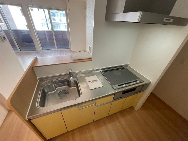 キッチン　＊同一建物内３１０号室内装写真転載